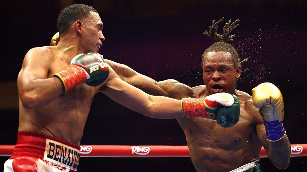 David Benavidez Beats Down Anthony Yarde